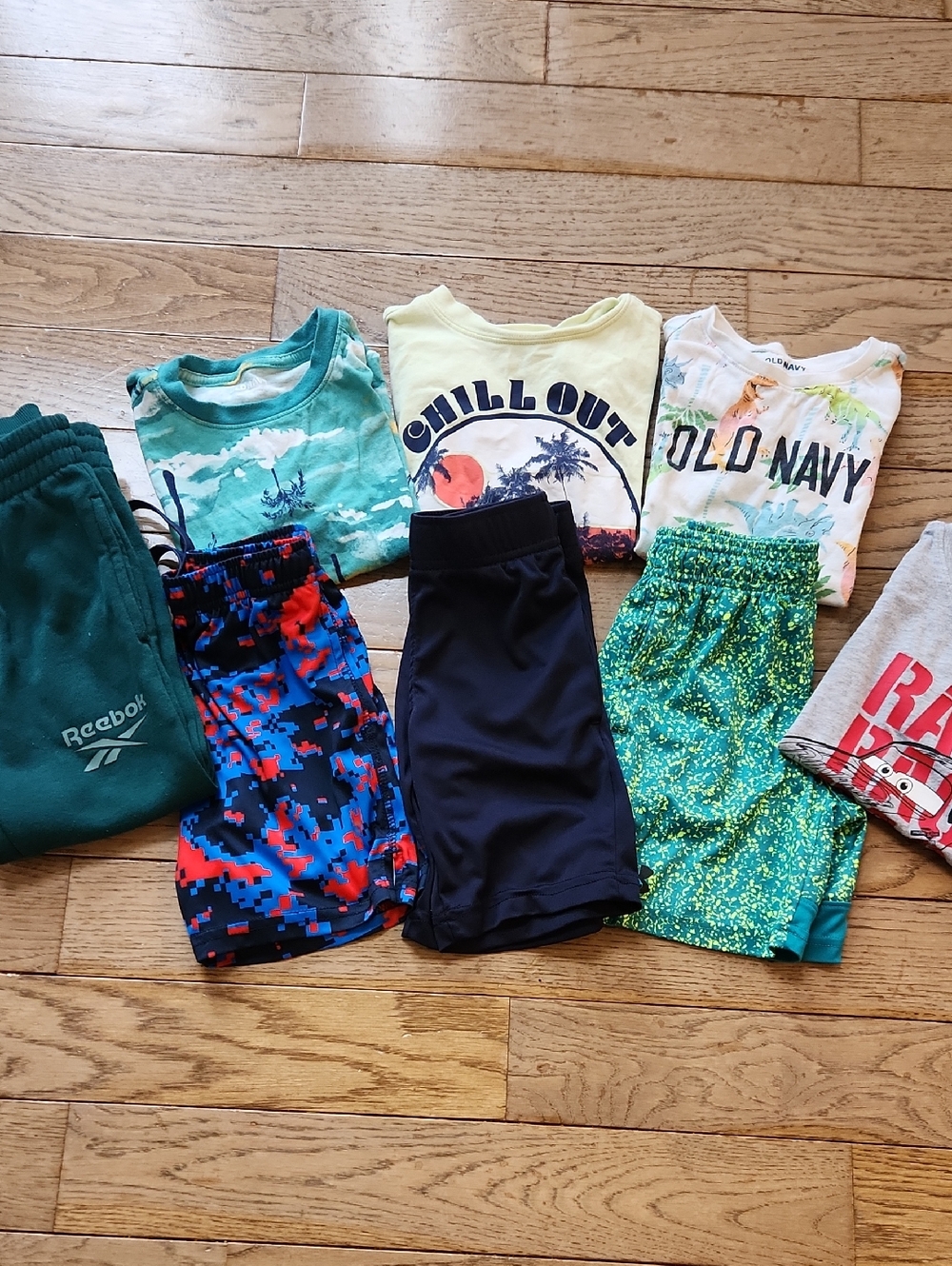 Old Navy Kids Short Sleeve Tee Trio in Yellow, White, Teal